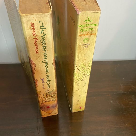 Vintage 70s cookbook the vegitarian epicurian set vol 1 vol 2 paperbacks @ - Picture 8 of 13